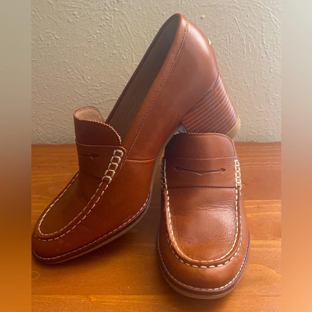 Sperry Heeled Loafer